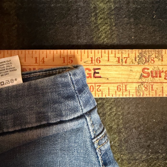 4/$15 Chico’s Stylish Blue Jeans with Leopard Print Accents - Picture 11 of 12